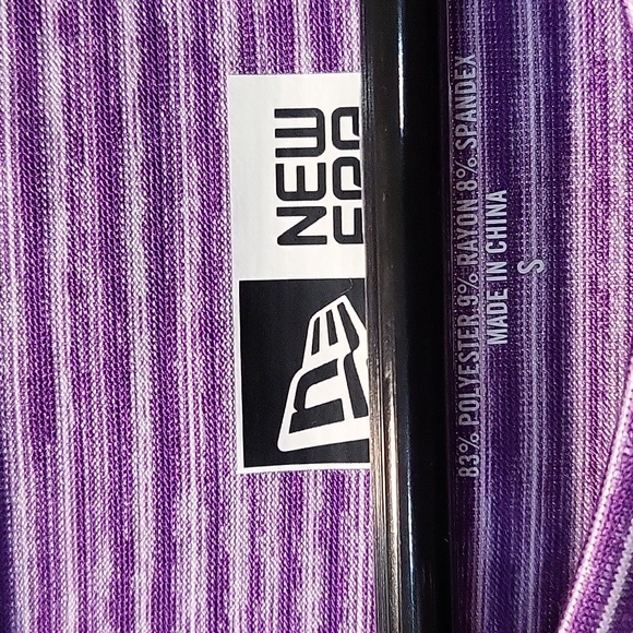 NWT LOS ANGELES LAKERS WOMEN'S DISTRESSED LINE TEE Size Small - Picture 5 of 11